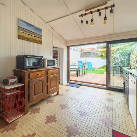 Agreable Maison De - Quartier Arago - 5 Personnes レ・サ​​ーブル・ドロンヌ