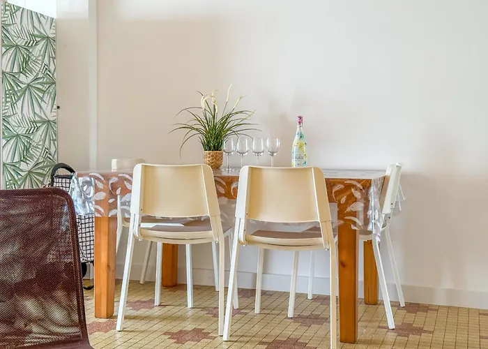 Agreable Maison De - Quartier Arago - 5 Personnes レ・サ​​ーブル・ドロンヌ